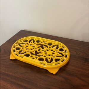 Le Creuset Enameled Cast Iron Deluxe Oval Trivet